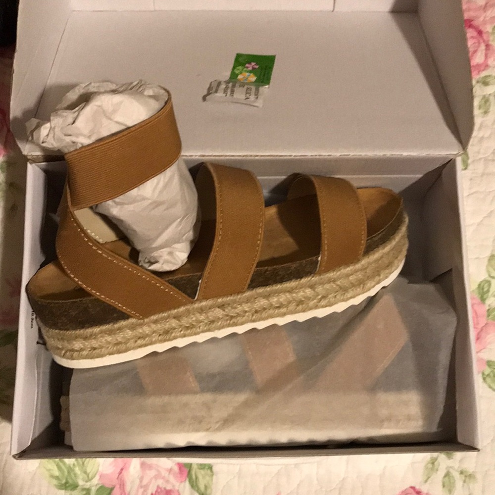Sandals - Picture 2 of 2